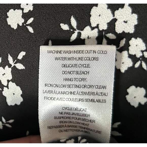 Women Tamara H. Floral Blouse with Tie Neck Size M - Picture 7 of 7